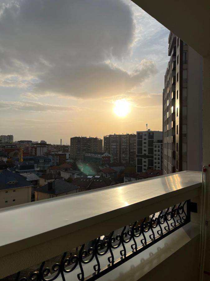 Central Luxury Apartment Приштина Экстерьер фото